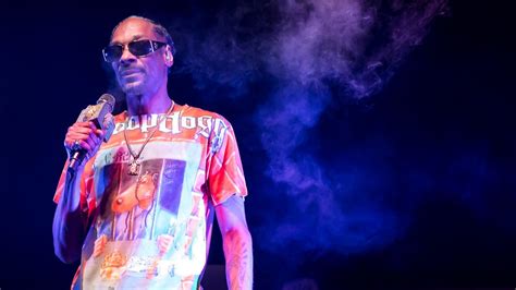 Why Does Snoop Dogg Always Wear Sunglasses